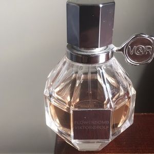 FLOWERBOMB perfume
